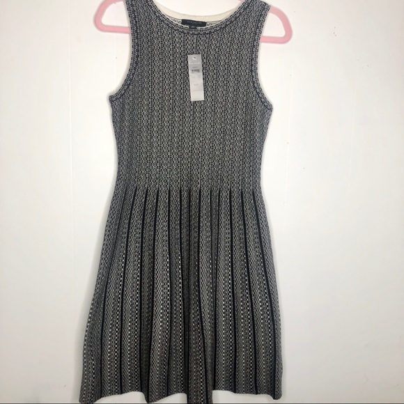 Ann Taylor Dresses & Skirts - Ann Taylor Fit and Flare dress
